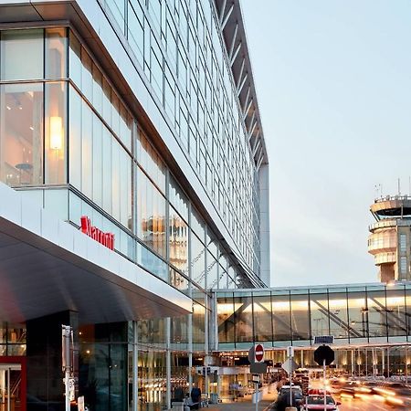 Marriott Montreal Airport In-Terminal Hotel Дорваль Экстерьер фото