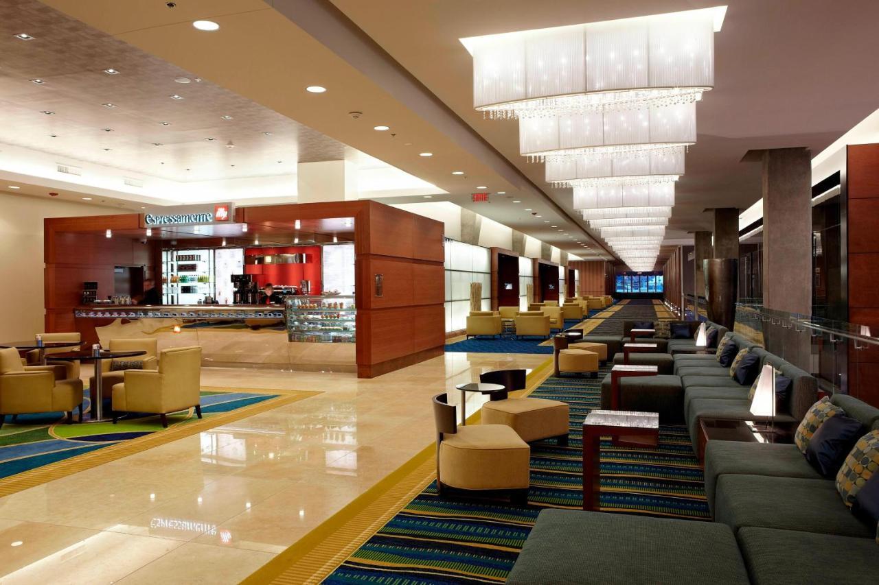 Marriott Montreal Airport In-Terminal Hotel Дорваль Экстерьер фото