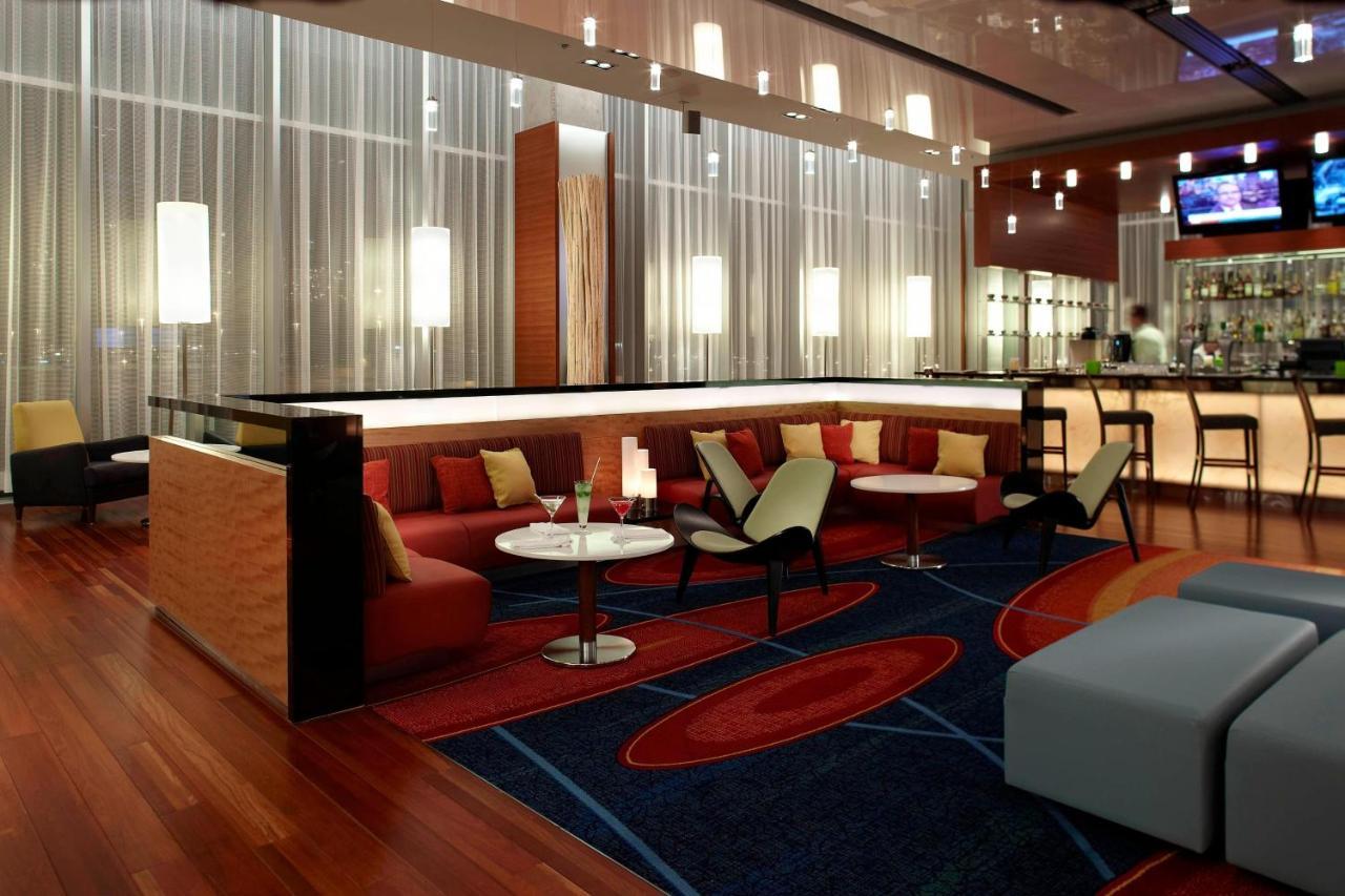 Marriott Montreal Airport In-Terminal Hotel Дорваль Экстерьер фото