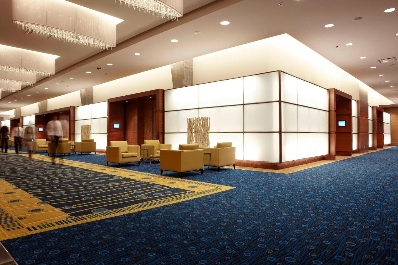 Marriott Montreal Airport In-Terminal Hotel Дорваль Экстерьер фото