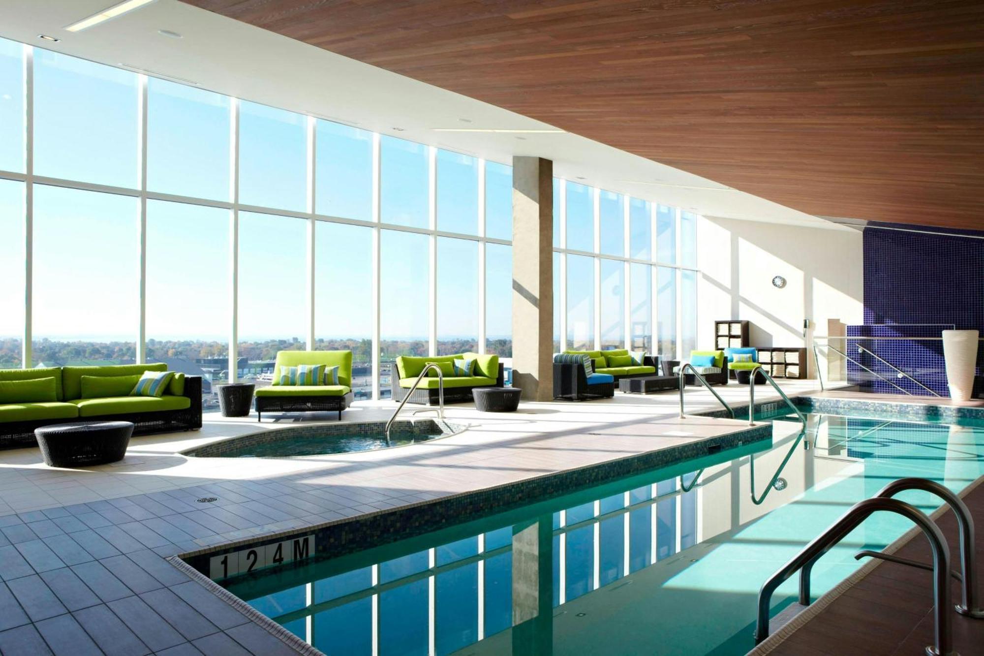 Marriott Montreal Airport In-Terminal Hotel Дорваль Экстерьер фото