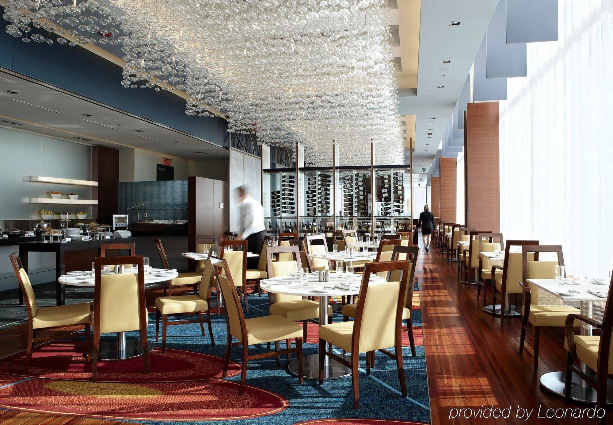 Marriott Montreal Airport In-Terminal Hotel Дорваль Экстерьер фото