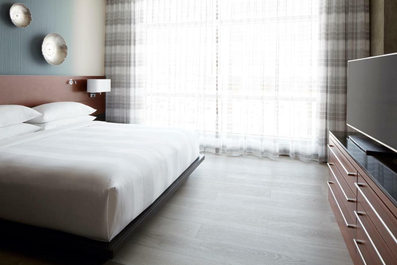 Marriott Montreal Airport In-Terminal Hotel Дорваль Экстерьер фото