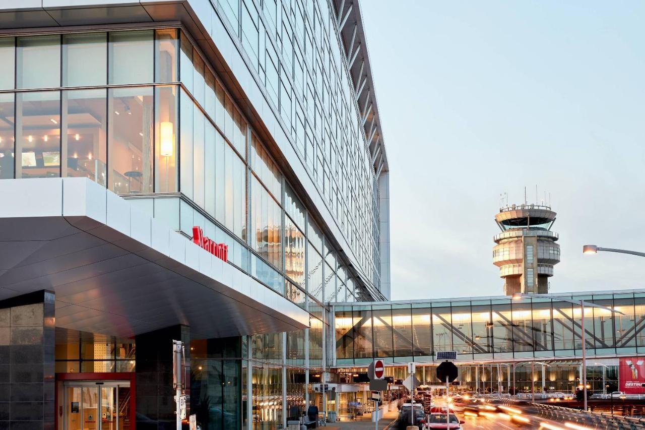 Marriott Montreal Airport In-Terminal Hotel Дорваль Экстерьер фото